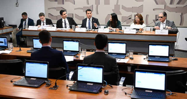 Comissãio Senado CAS