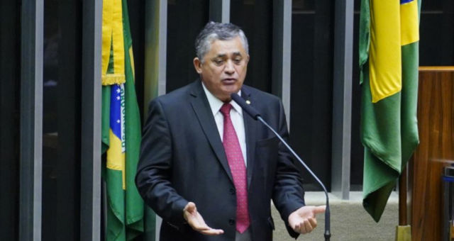 José Guimarães