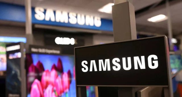 Trump diz que tarifas sobre a Apple (AAPL) também se aplicarão à Samsung