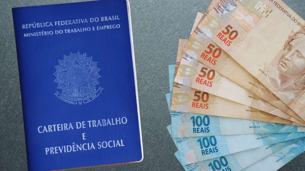 décimo terceiro salário carteira de trabalho dinheiro