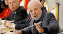 Lula durante reunião com Putin em Moscou 09/05/2025 REUTERS/Maxim Shemetov/Pool