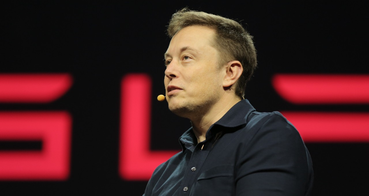 tesla-elon-musk-acoes-trump