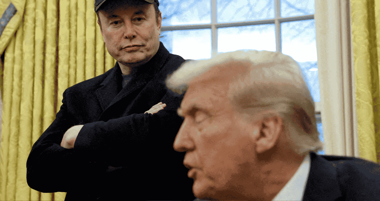 Elon Musk e Donald Trump na Casa Branca 11/2/2025 REUTERS/Kevin Lamarque