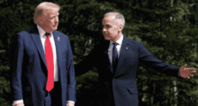 Presidente dos EUA, Donald Trump, e primeiro-ministro canadense, Mark Carney, durante encontro do G7, em Kananaskis, Alberta, Canadá 16/06/2025 Stefan Rousseau/Pool via REUTERS