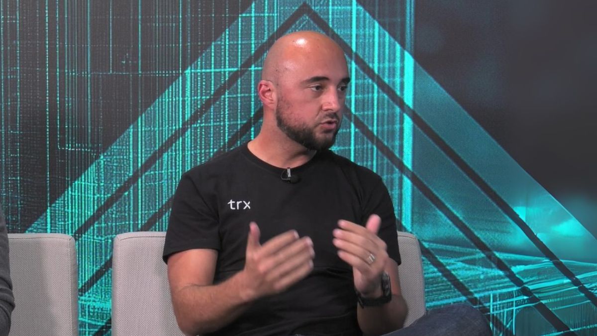 Com Selic a 15%, FIIs conseguem competir com a renda fixa? Gabriel Barbosa, da TRX, destaca fundo que já entregou 150% do CDI no Onde Investir no 2º Semestre