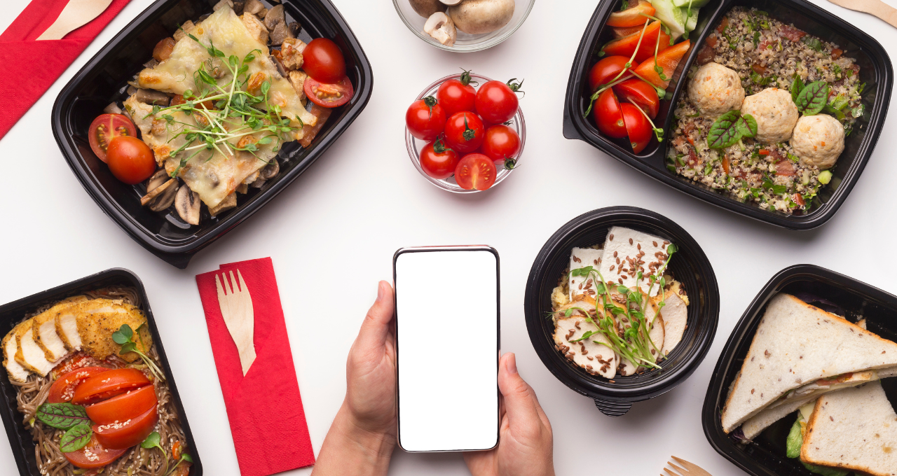 delivery comida (Imagem Canva Getty Images)