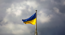 Bandeira da Ucrânia (Imagem Canva Peter Muscutt de Pexels)