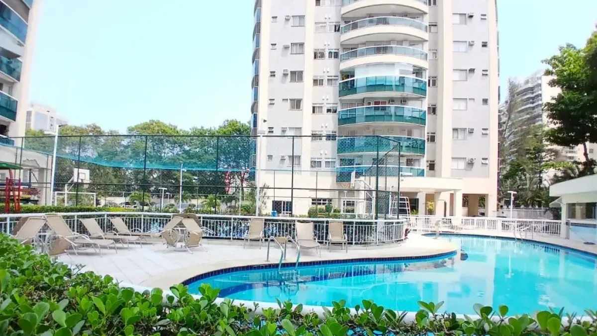 Apartamento de 153 m² em leilão por quase R$ 700 mil - Google Street View