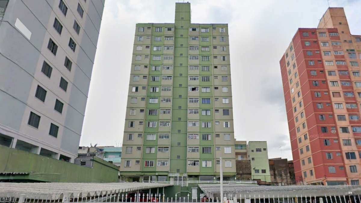 Apartamento de 49 m² em leilão por menos de R$ 108 mil - Google Street View