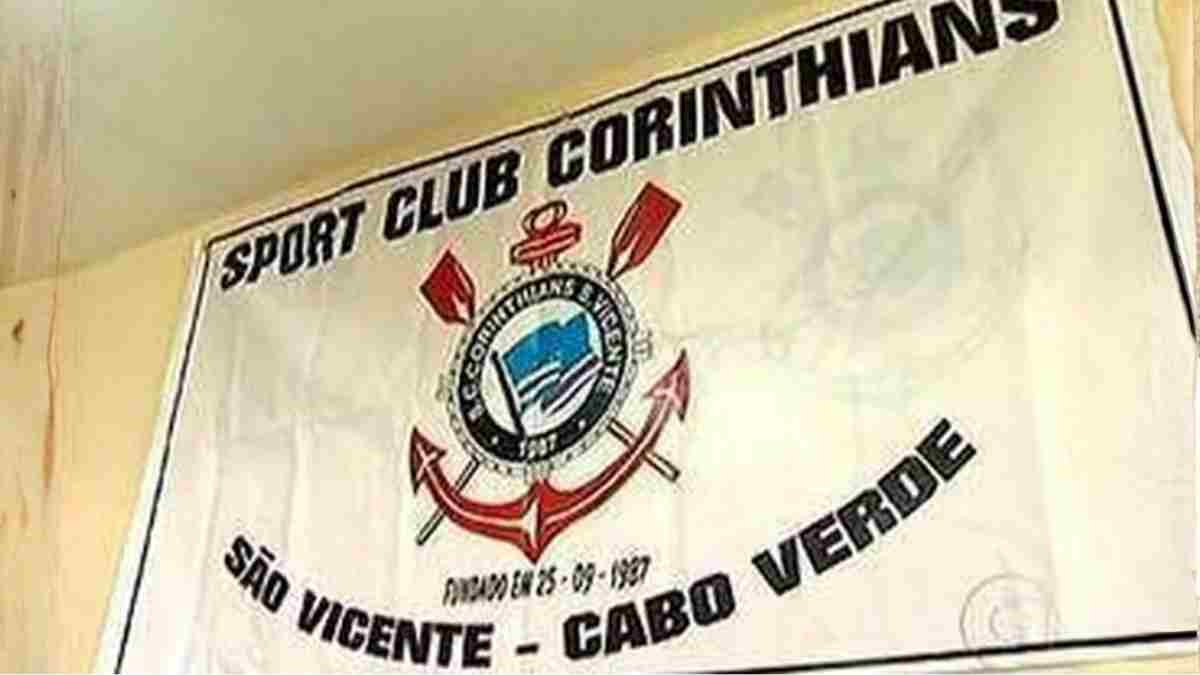 Bandeira do Corinthians de São Vicente - Cabo Verde — Foto Reprodução - Globoplay