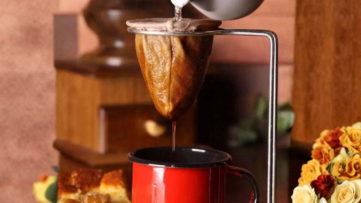 Café no coador de pano - Reprodução