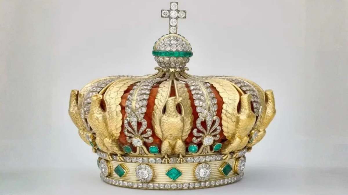 Coroa da Imperatriz Eugénie, esposa de Napoleão III • DivulgaçãoMuseu do Louvre