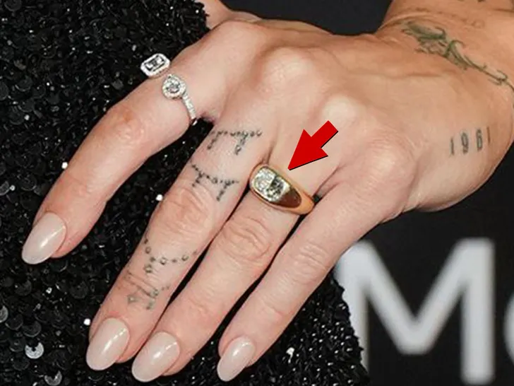 Anel de noivado da Miley Cyrus