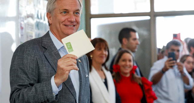 José Antonio Kast vota em eleição presidencial do Chile em Santiago