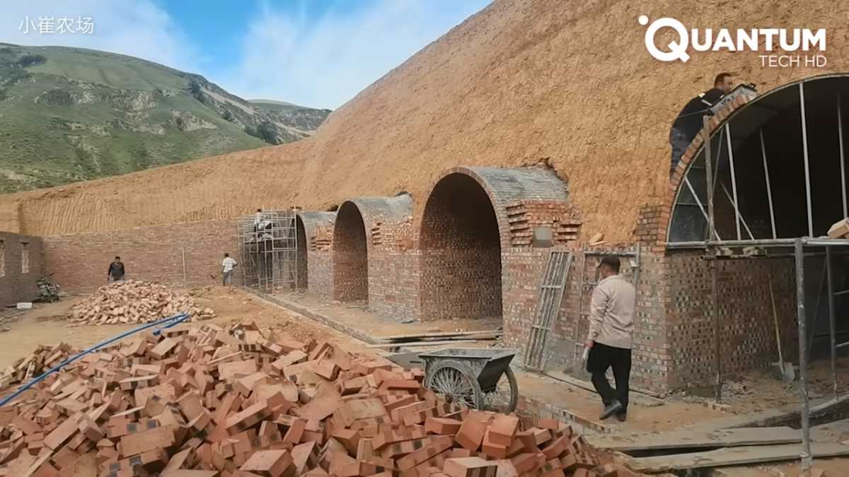 Homem cria casa na montanha na China - Reprodução