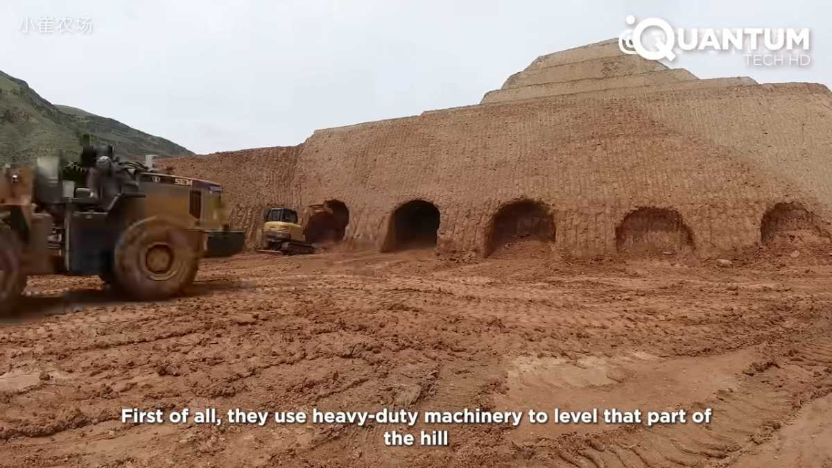 Homem cria casa na montanha na China - Reprodução