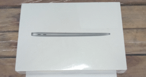 Notebook Apple A2337, com lance inicial de R$ 1 mil (imagem: divulgação)