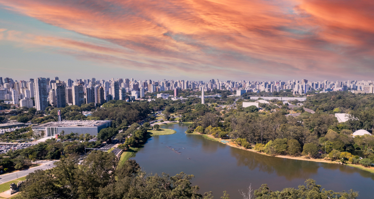 O bairro com aluguel mais caro do Brasil não tem praia, mas fica ao lado de um dos lugares mais visitados da América Latina. Parque do Ibirapuera, em São Paulo (Imagem: Pedro Truffi/ istockphoto)