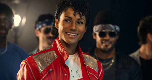 Rei do pop e das cinebiografias: filme sobre Michael Jackson supera US$ 1 bilhão em bilheteria global e faz história no gênero