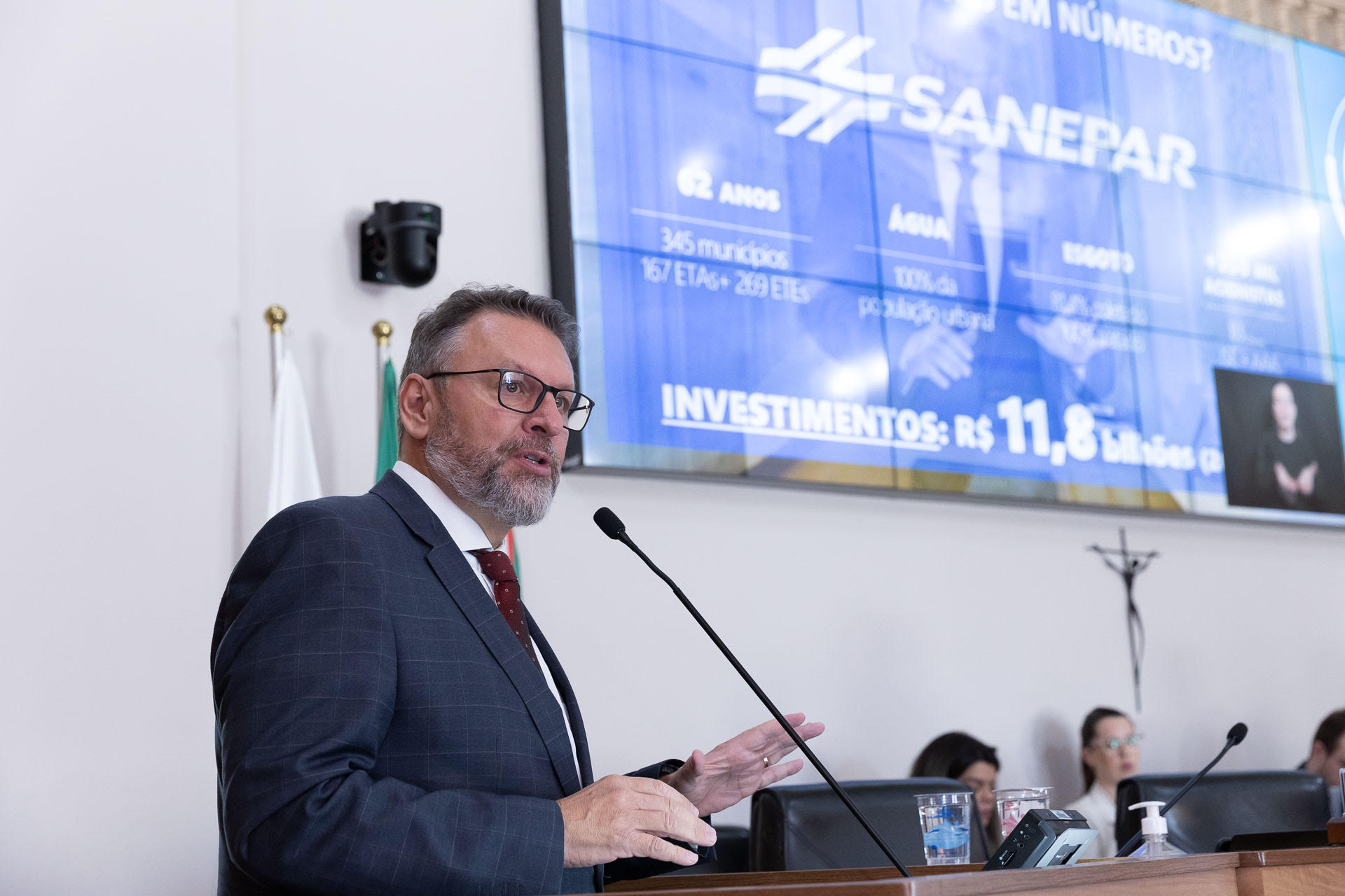 O futuro da Sanepar (SAPR11): CEO fala sobre precatório, dividendos extraordinários, privatização e impacto das eleições