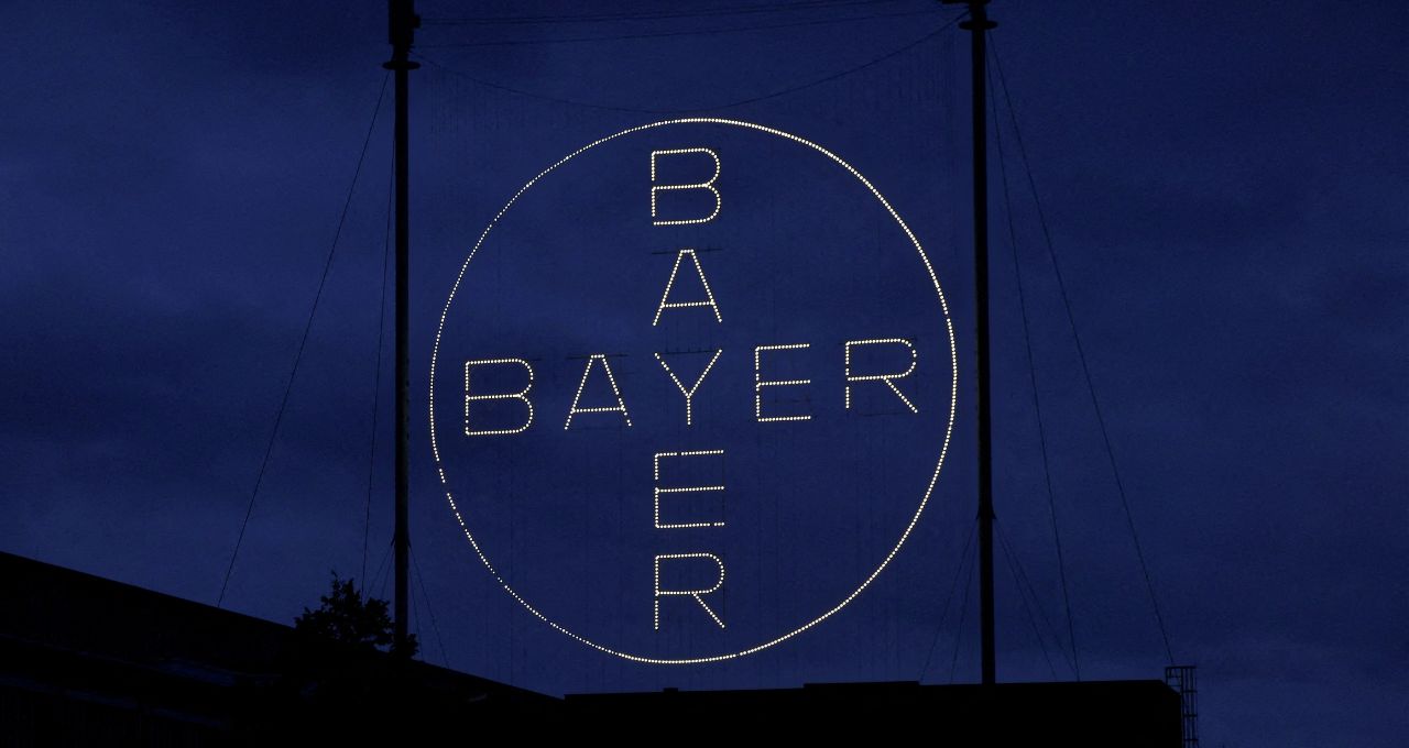 Logo da fabricante alemã de produtos farmacêuticos e químicos Bayer AG