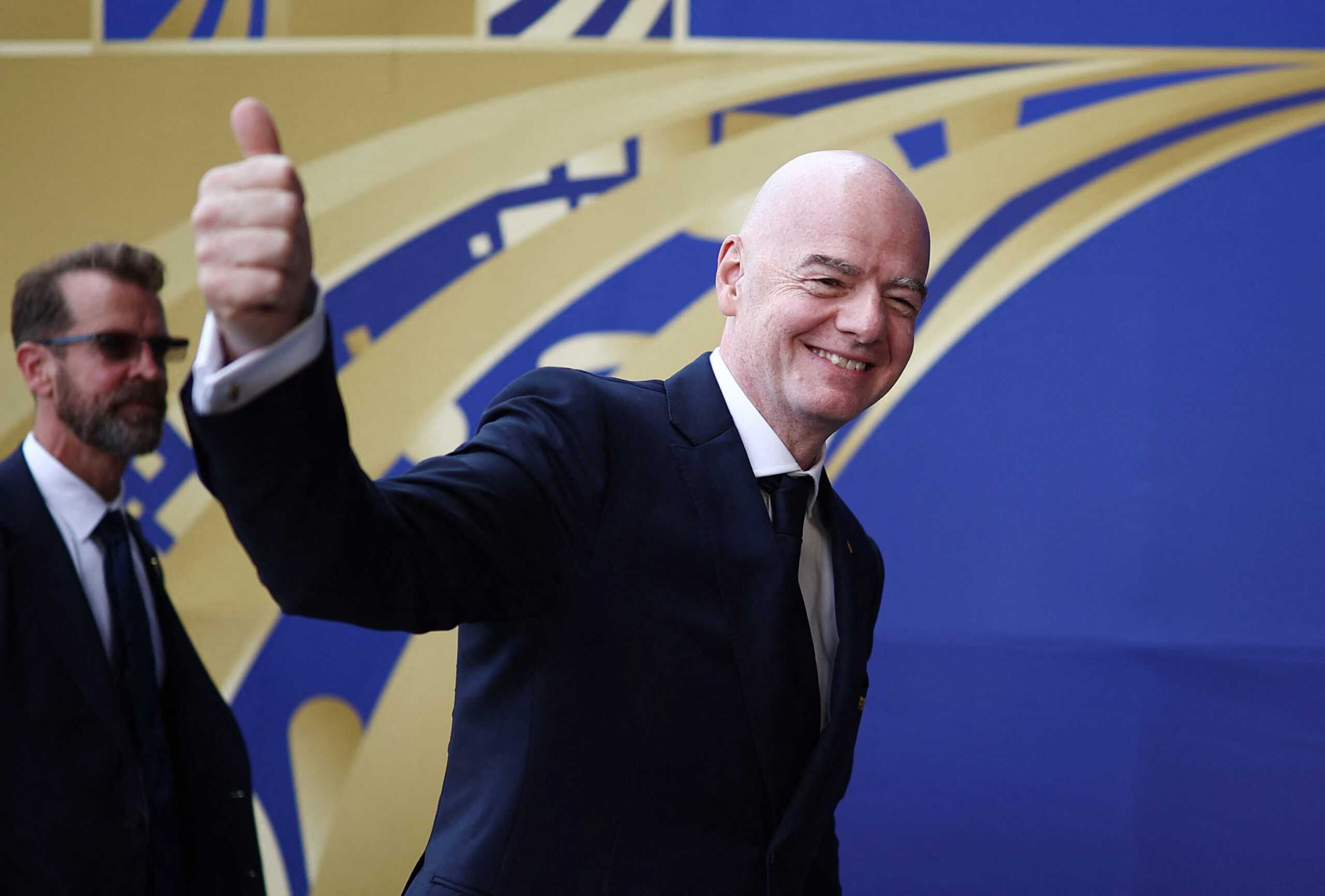 Copa com 64 seleções expõe poder da FIFA sobre economia global