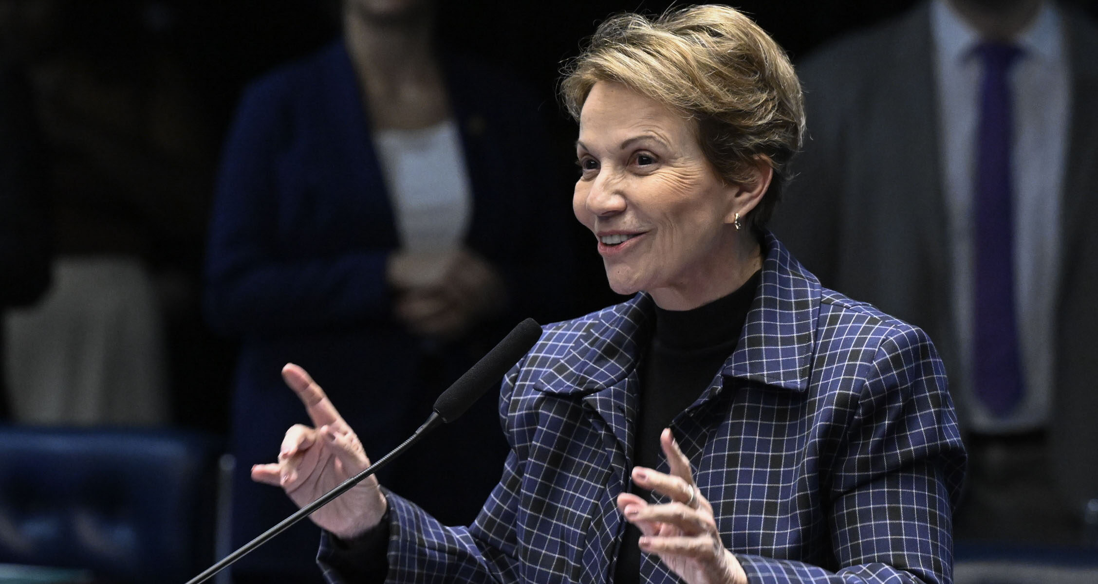 Tereza Cristina avisa a aliados que aceitou ser vice de Flávio Bolsonaro; definição depende do aval do PP