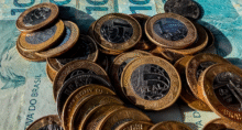 dinheiro inflação fiscal déficit superávit