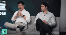 Henry Oyama, diretor de estratégias de investimentos da Hashdex (esquerda) e Valter Rebelo, chefe de research da Empiricus, em evento Onde Investir no 2º Semestre do Seu Dinheiro (Imagem Divulgação)