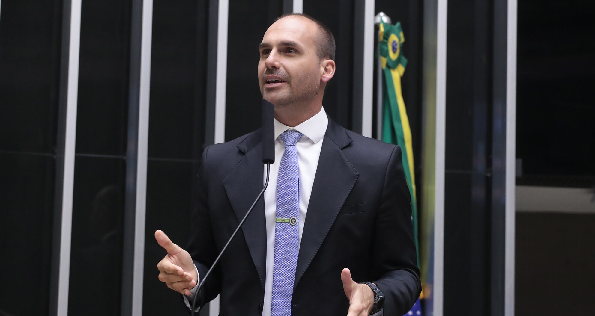 Green card de Eduardo Bolsonaro expõe limites do poder judiciário