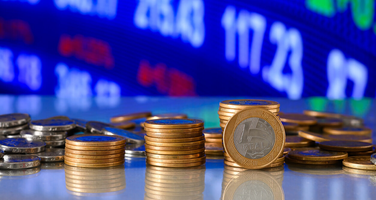 mercado brasileiro stack of coins forming a bar chart on a graph, investment concept, financial market