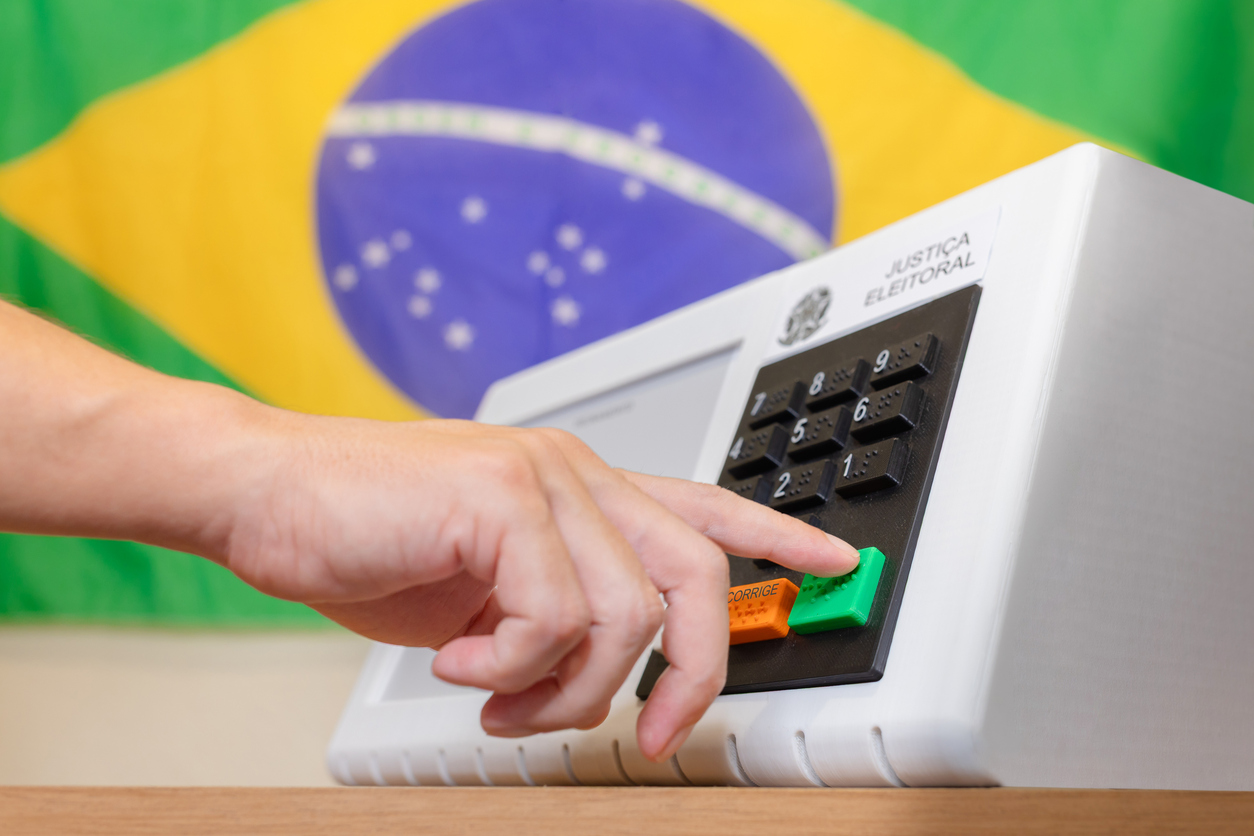 HSBC liga sinal amarelo para o Brasil e vê eleições como principal risco para o mercado