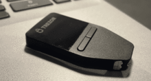 Carteira física (hard wallet) da Trezor (imagem: Reprodução das redes sociais)