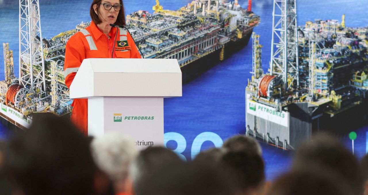 Executivos da Seatrium e da Petrobras participam da cerimônia de batismo das FPSOs P-80 e P-82 da Petrobras no estaleiro da Seatrium em Cingapura